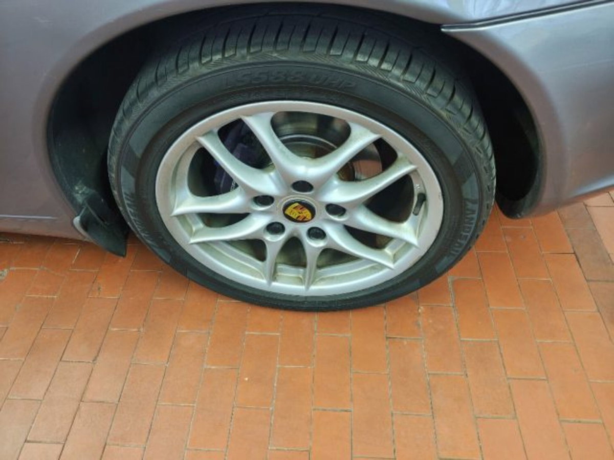 Porsche Boxster 2.7 24V (6)