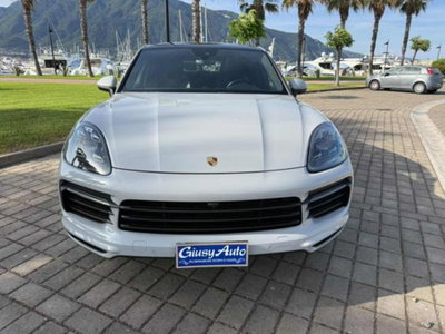 Porsche Cayenne Coupé 3.0 V6 E-Hybrid (2)