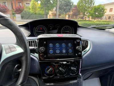 Lancia Ypsilon 1.2 69 CV 5 porte GPL Ecochic Alberta Ferretti (12)