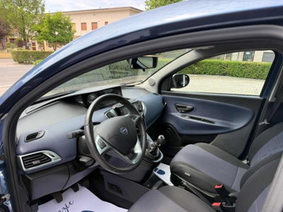 Lancia Ypsilon 1.2 69 CV 5 porte GPL Ecochic Alberta Ferretti (8)