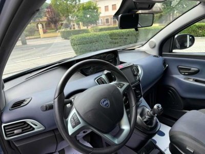 Lancia Ypsilon 1.2 69 CV 5 porte GPL Ecochic Alberta Ferretti (9)