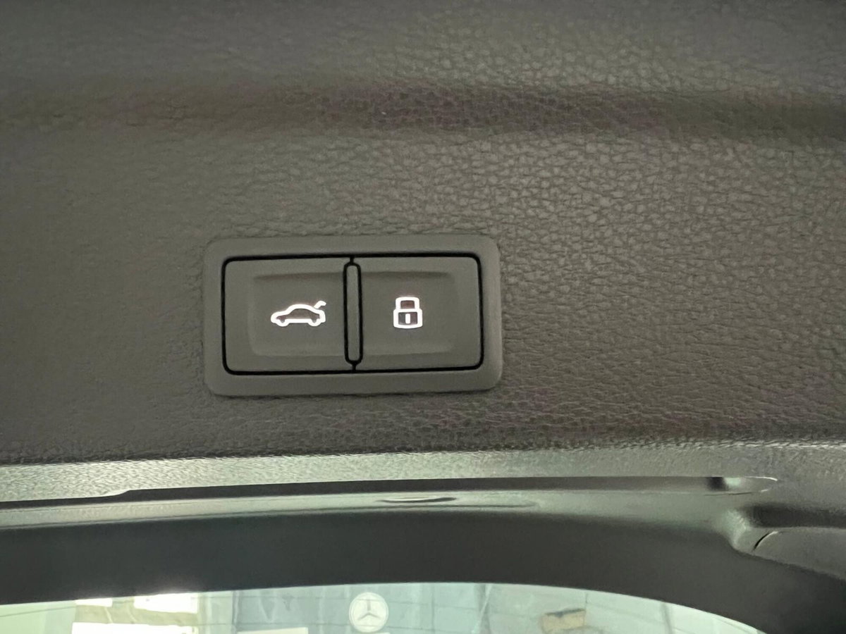 Audi Q3 Sportback 35 2.0 tdi Identity Black s-tronic (10)