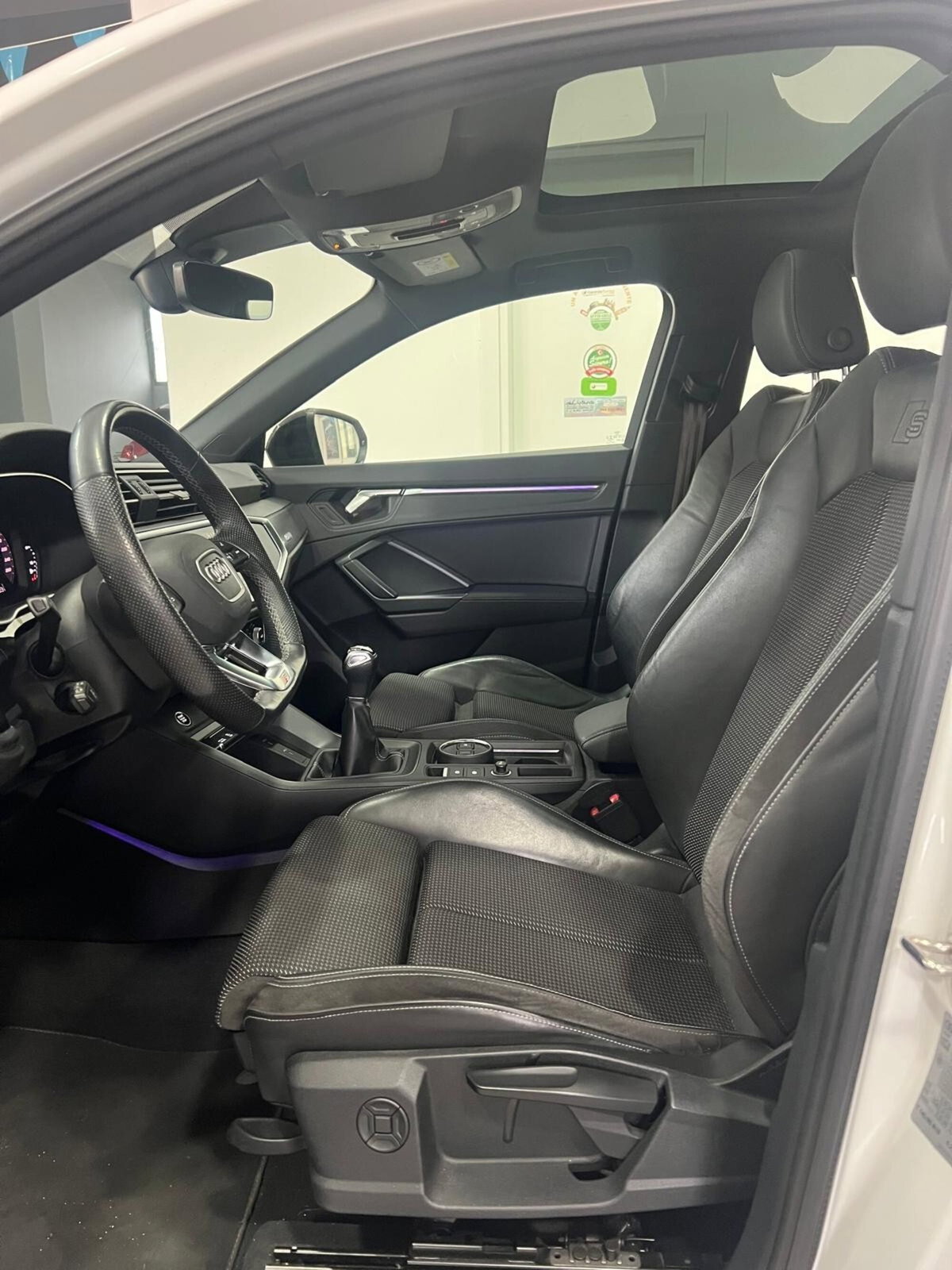 Audi Q3 Sportback 35 2.0 tdi Identity Black s-tronic (14)
