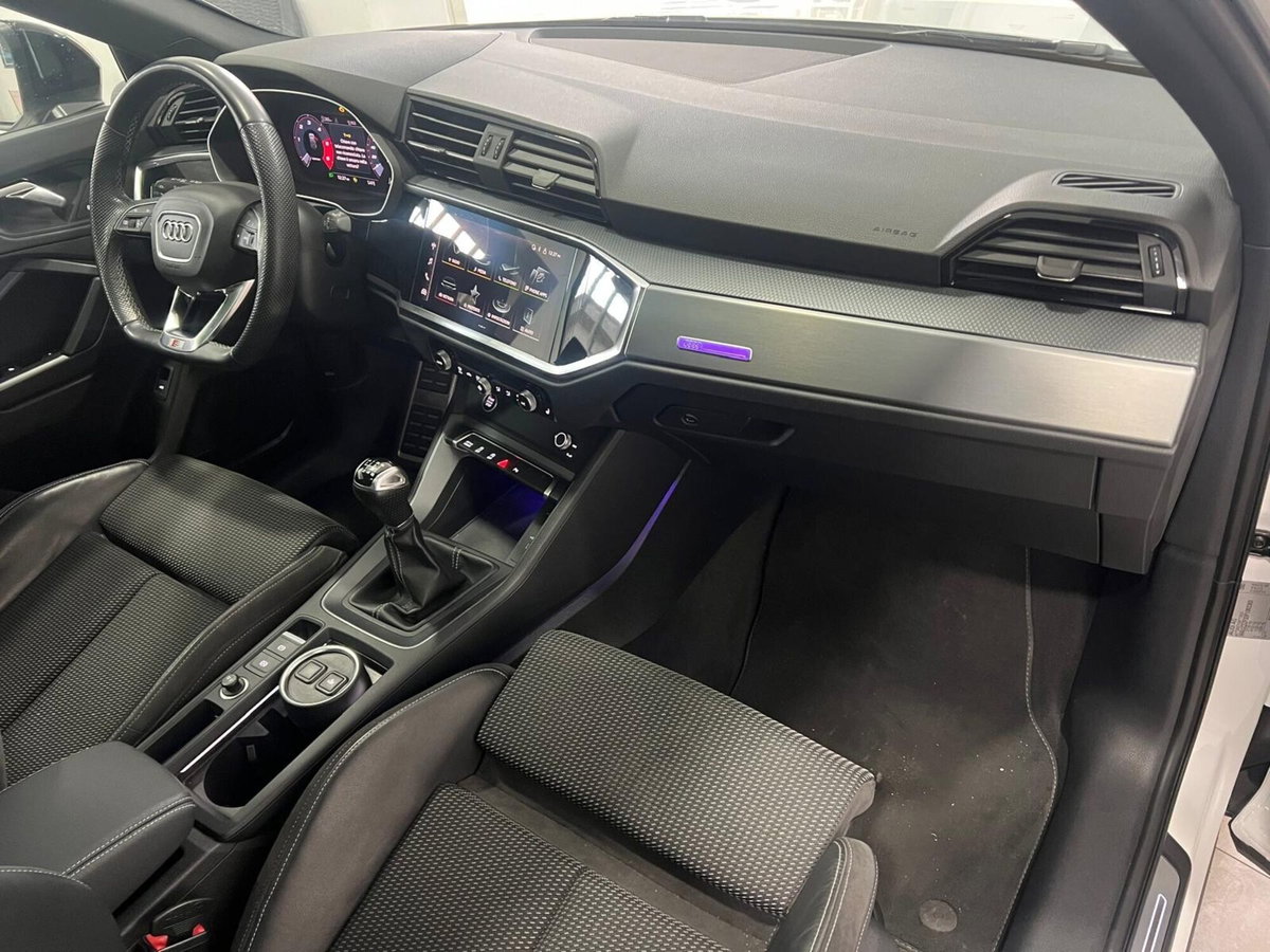 Audi Q3 Sportback 35 2.0 tdi Identity Black s-tronic (15)