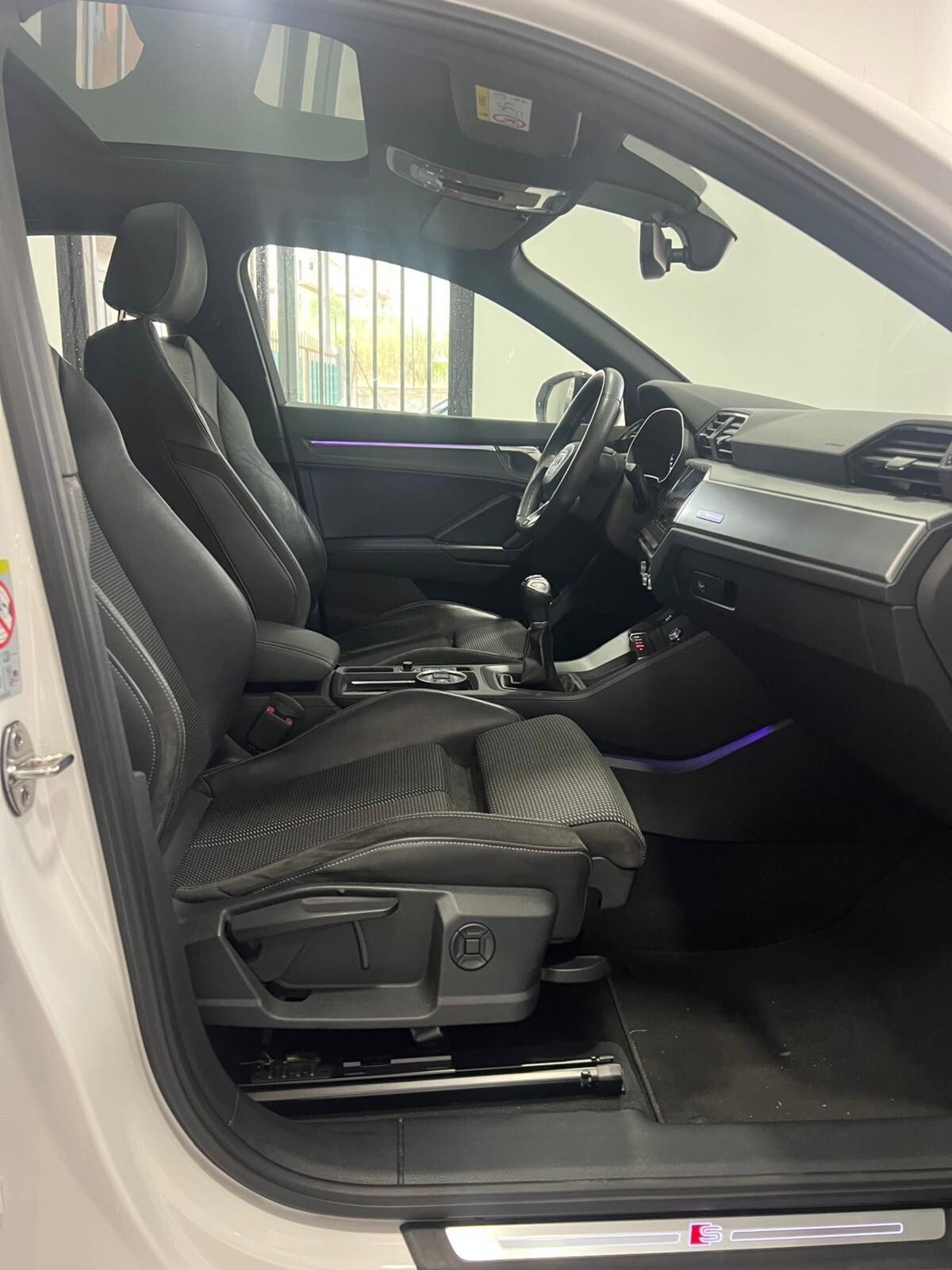 Audi Q3 Sportback 35 2.0 tdi Identity Black s-tronic (16)