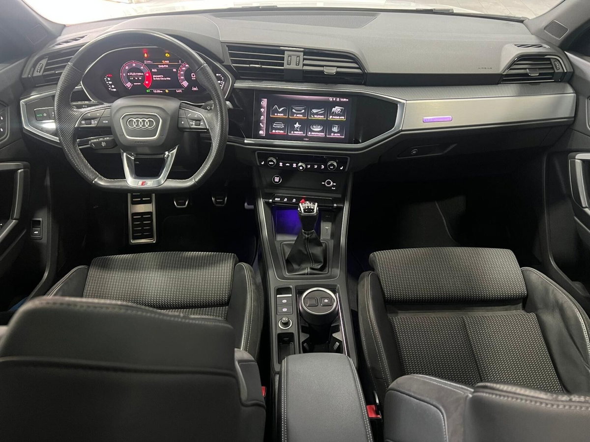 Audi Q3 Sportback 35 2.0 tdi Identity Black s-tronic (17)