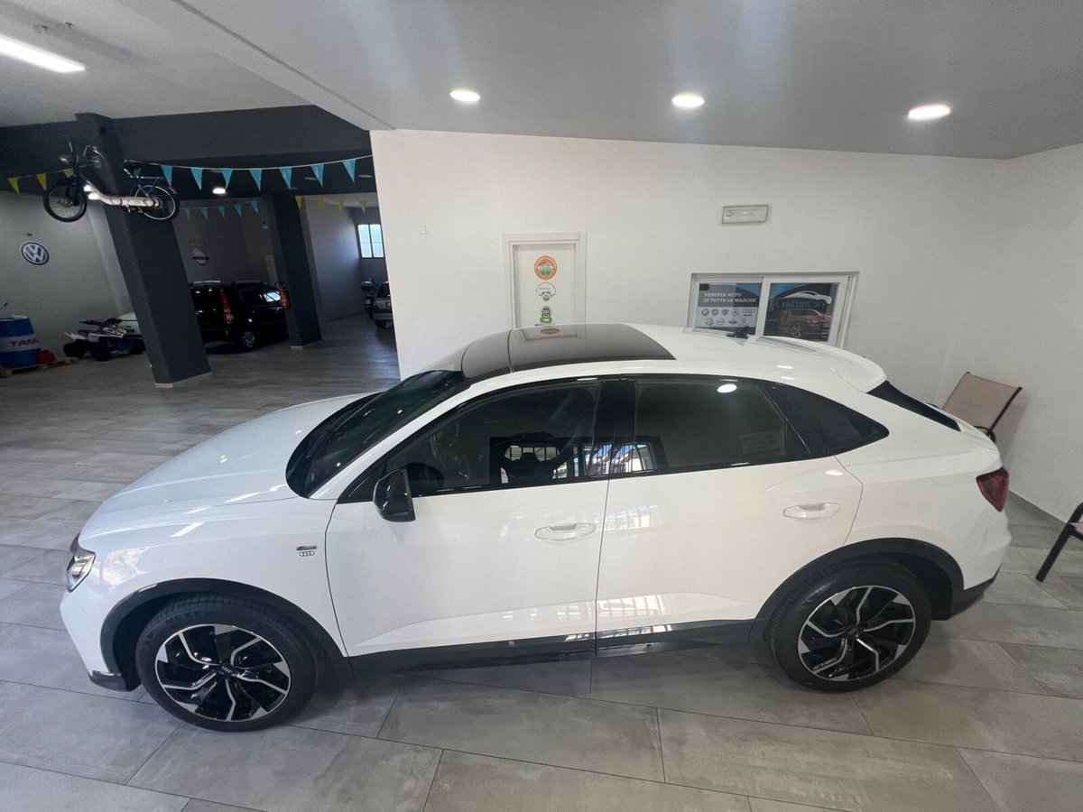Audi Q3 Sportback 35 2.0 tdi Identity Black s-tronic (6)