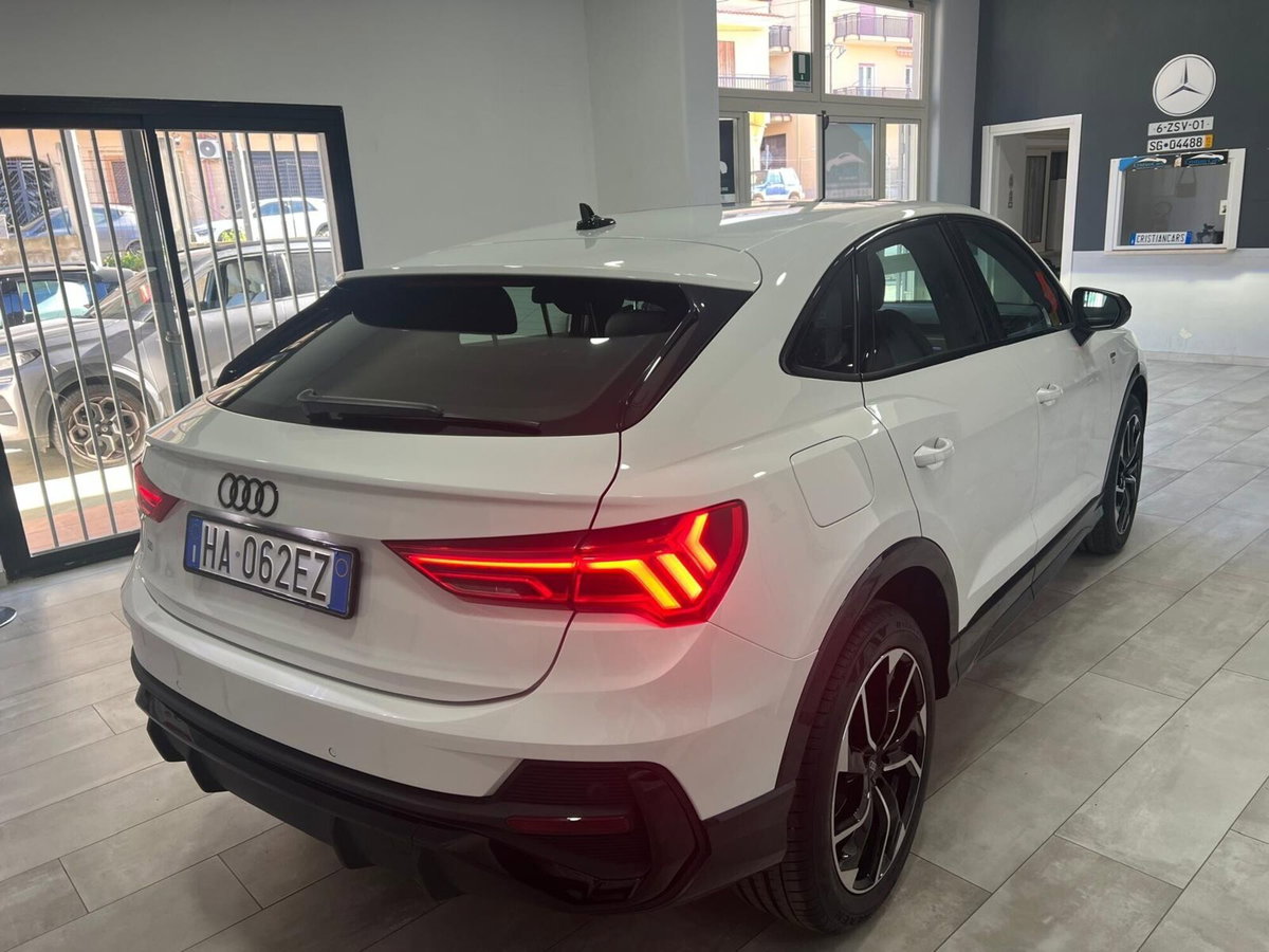 Audi Q3 Sportback 35 2.0 tdi Identity Black s-tronic (7)