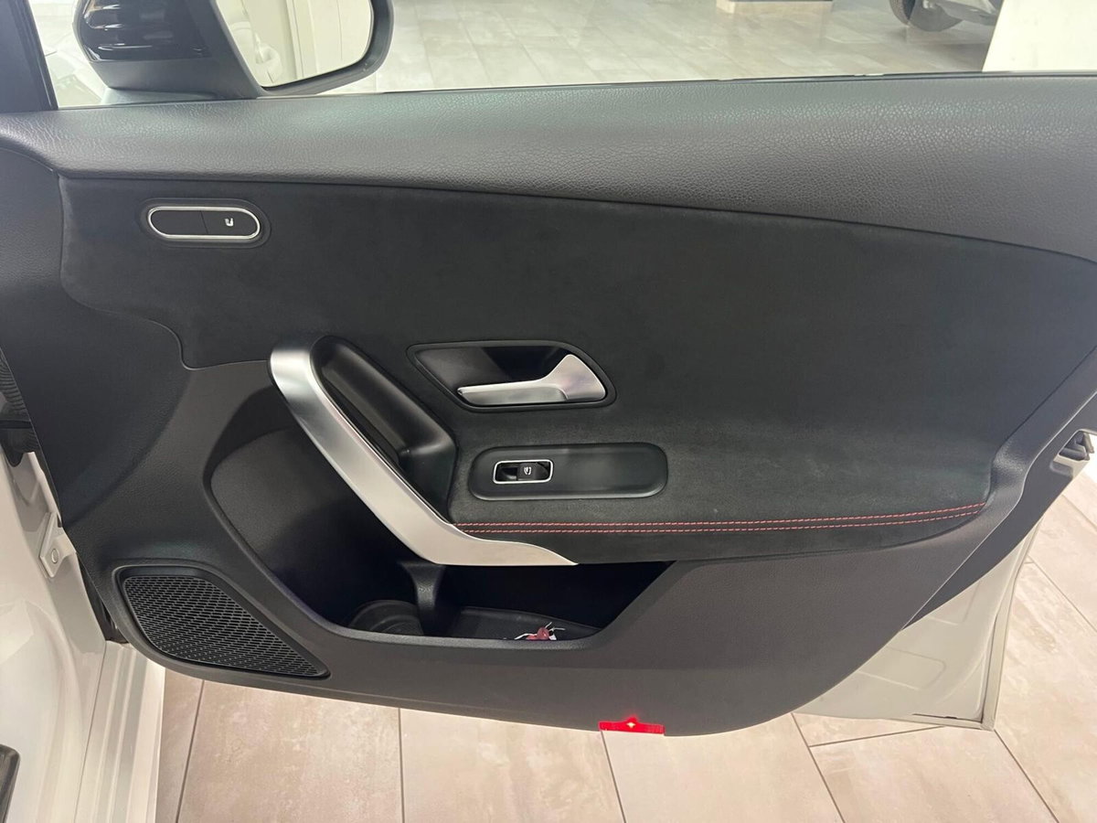 Mercedes-Benz Classe A 220 Automatic Premium (12)