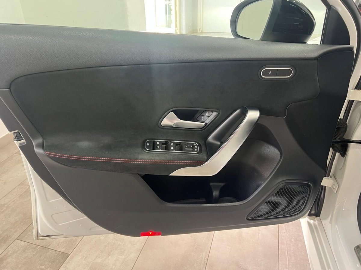 Mercedes-Benz Classe A 220 Automatic Premium (8)
