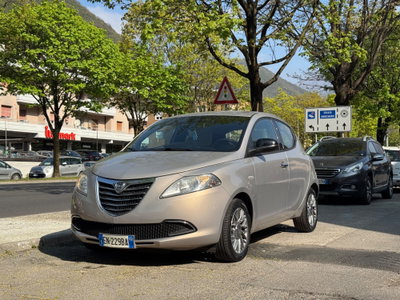 Lancia Ypsilon 1.2 69 CV 5 porte Platinum (3)