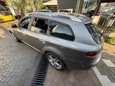 Alfa Romeo 159 SportWagon 2.0 JTDm Sportwagon Eco Distinctive (5)