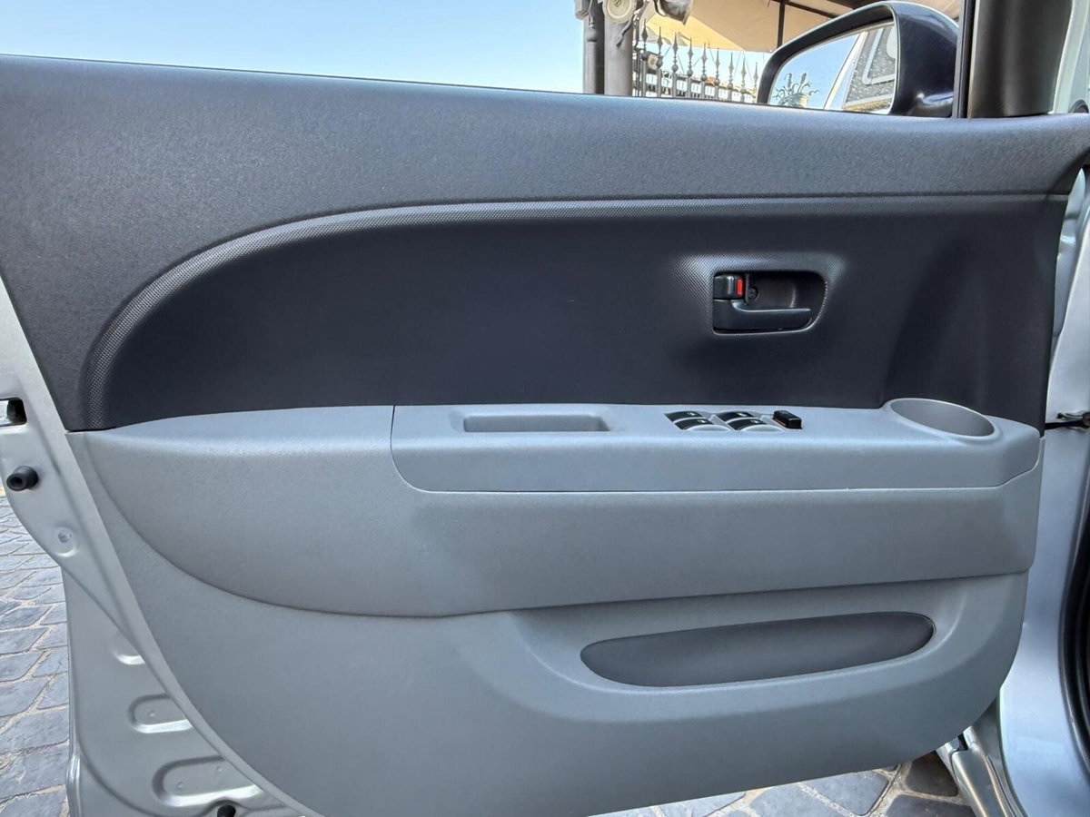 Daihatsu Sirion 1.3 16V Mio Sport (13)
