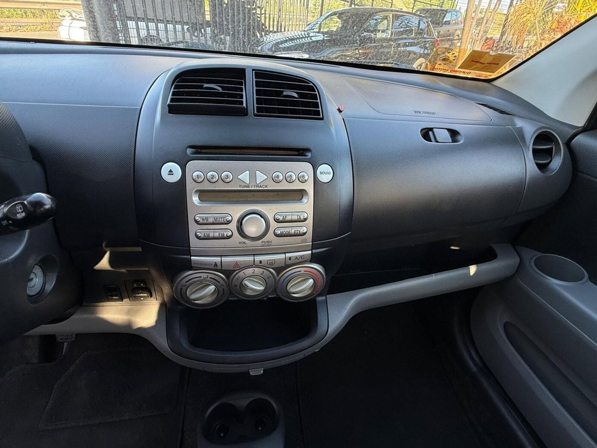 Daihatsu Sirion 1.3 16V Mio Sport (16)