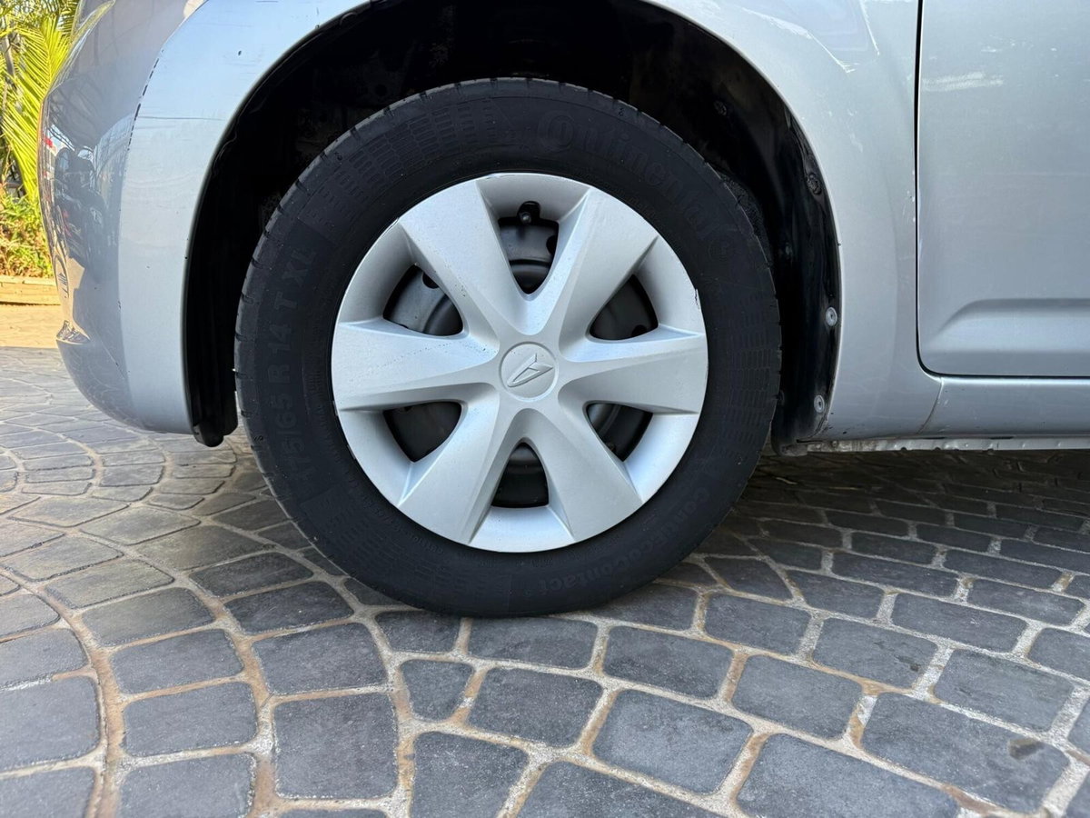 Daihatsu Sirion 1.3 16V Mio Sport (5)
