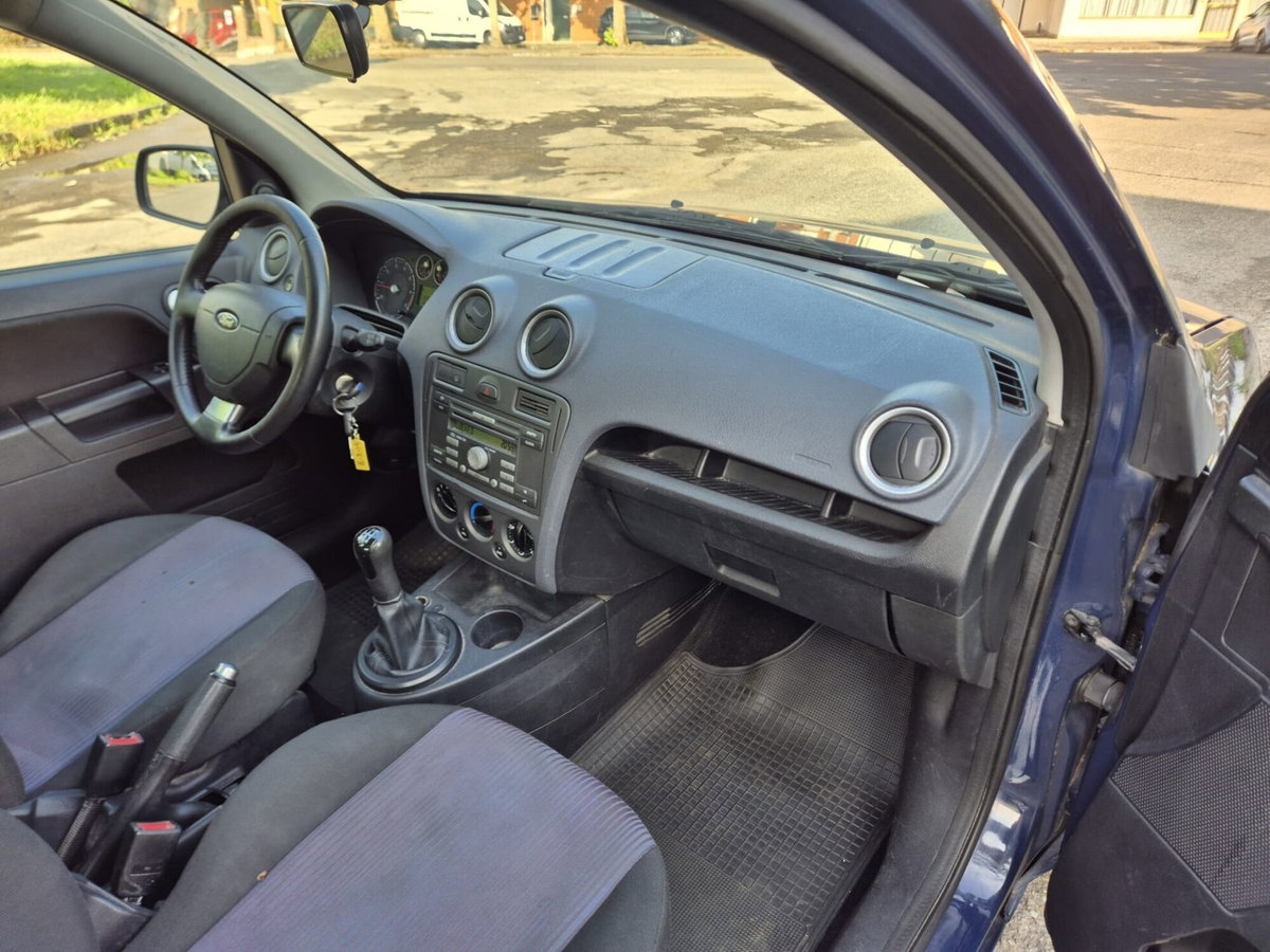 Ford Fusion 1.4 16V 5p. (2)
