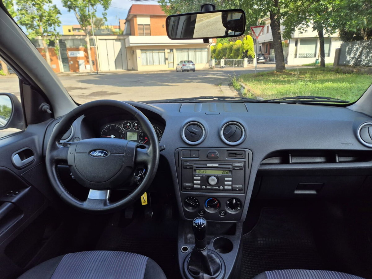 Ford Fusion 1.4 16V 5p. (5)