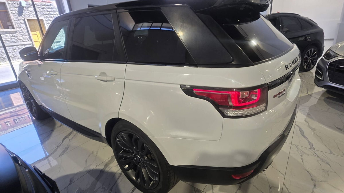 Land Rover Range Rover Sport 3.0 TDV6 HSE Dynamic (10)
