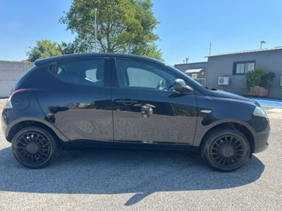 Lancia Ypsilon 1.2 69 CV 5 porte Elefantino Blu (16)