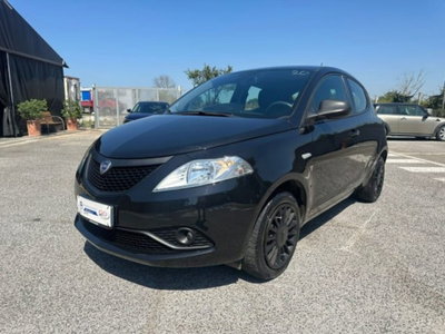 Lancia Ypsilon 1.2 69 CV 5 porte Elefantino Blu (17)