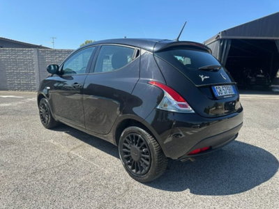 Lancia Ypsilon 1.2 69 CV 5 porte Elefantino Blu (18)