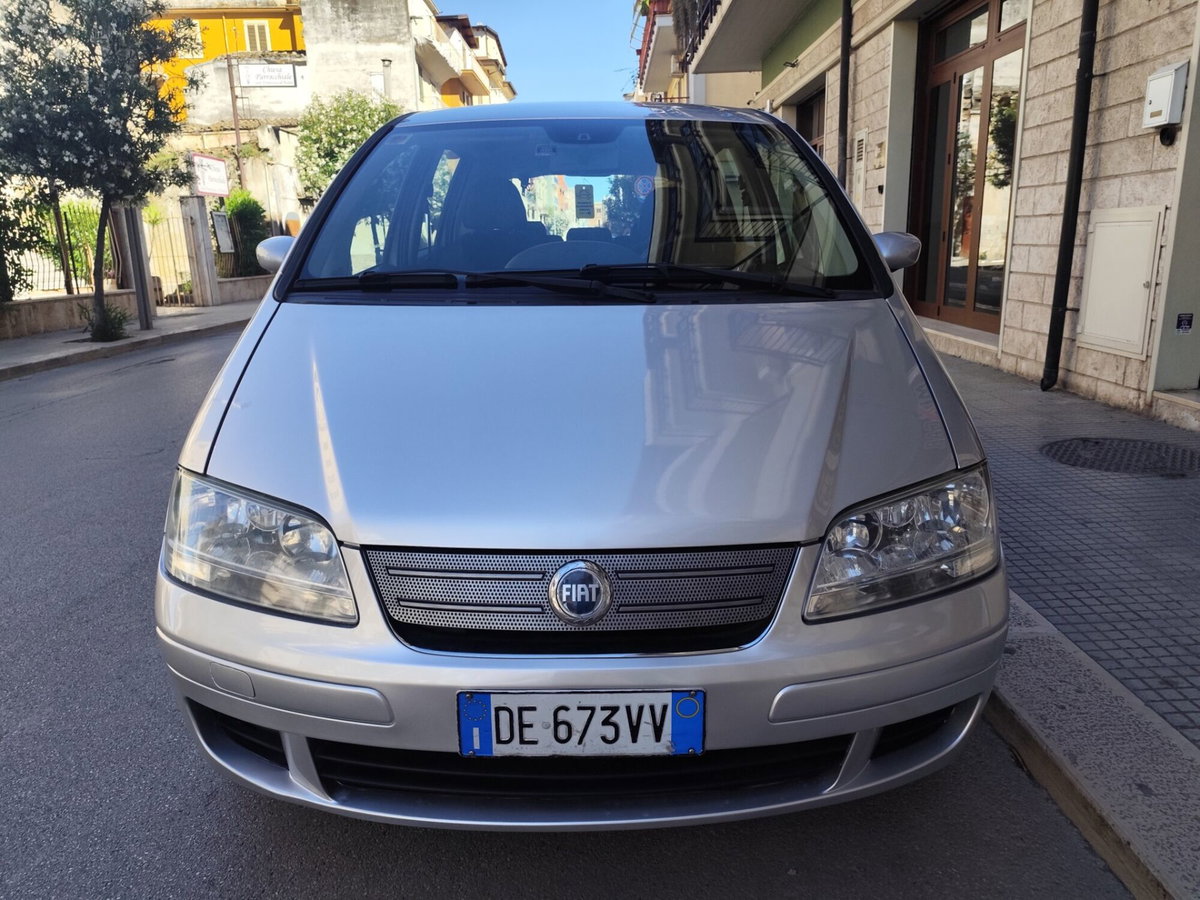 Fiat Idea 1.3 Multijet 16V Emotion (2)