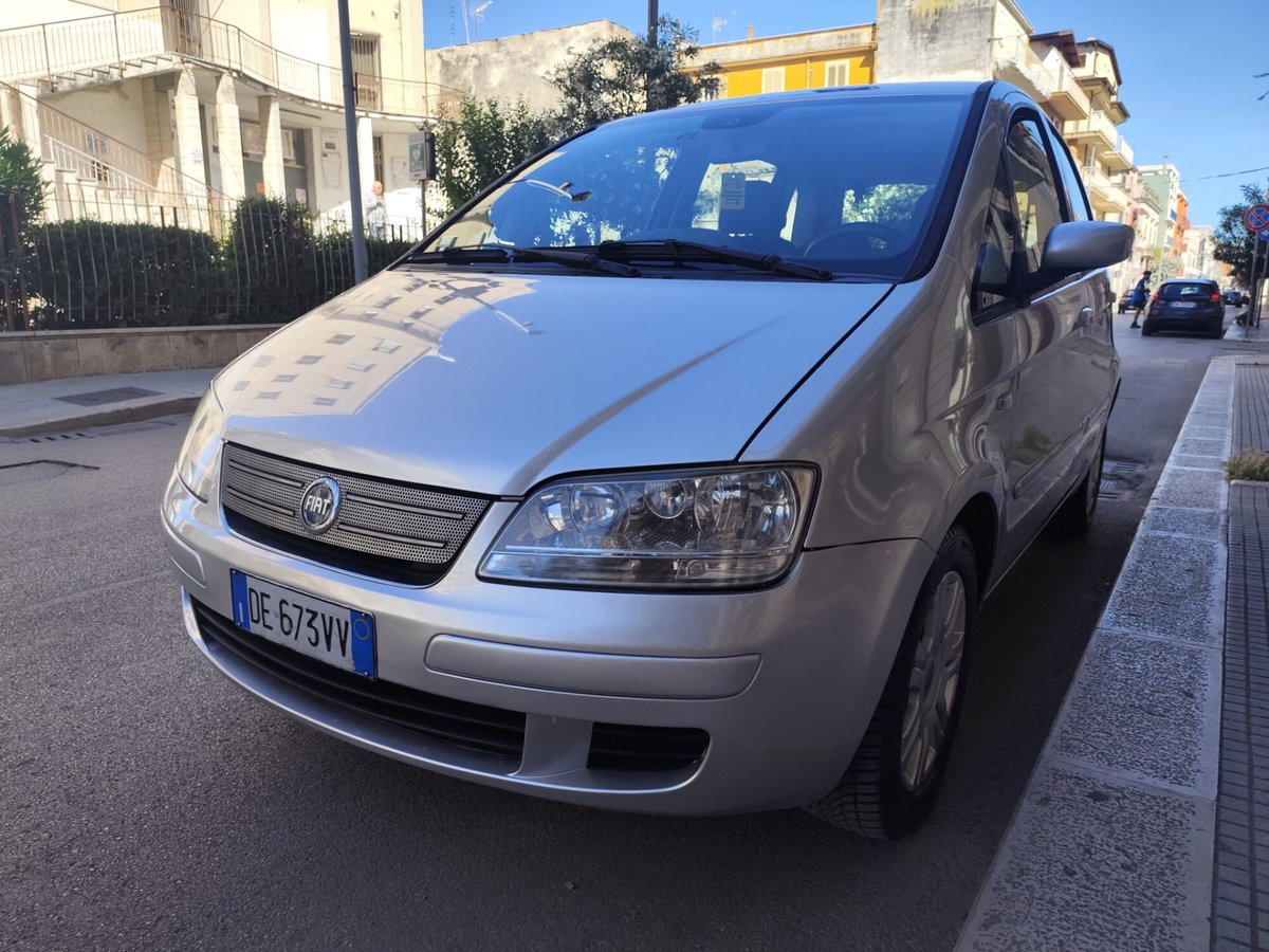 Fiat Idea 1.3 Multijet 16V Emotion (3)