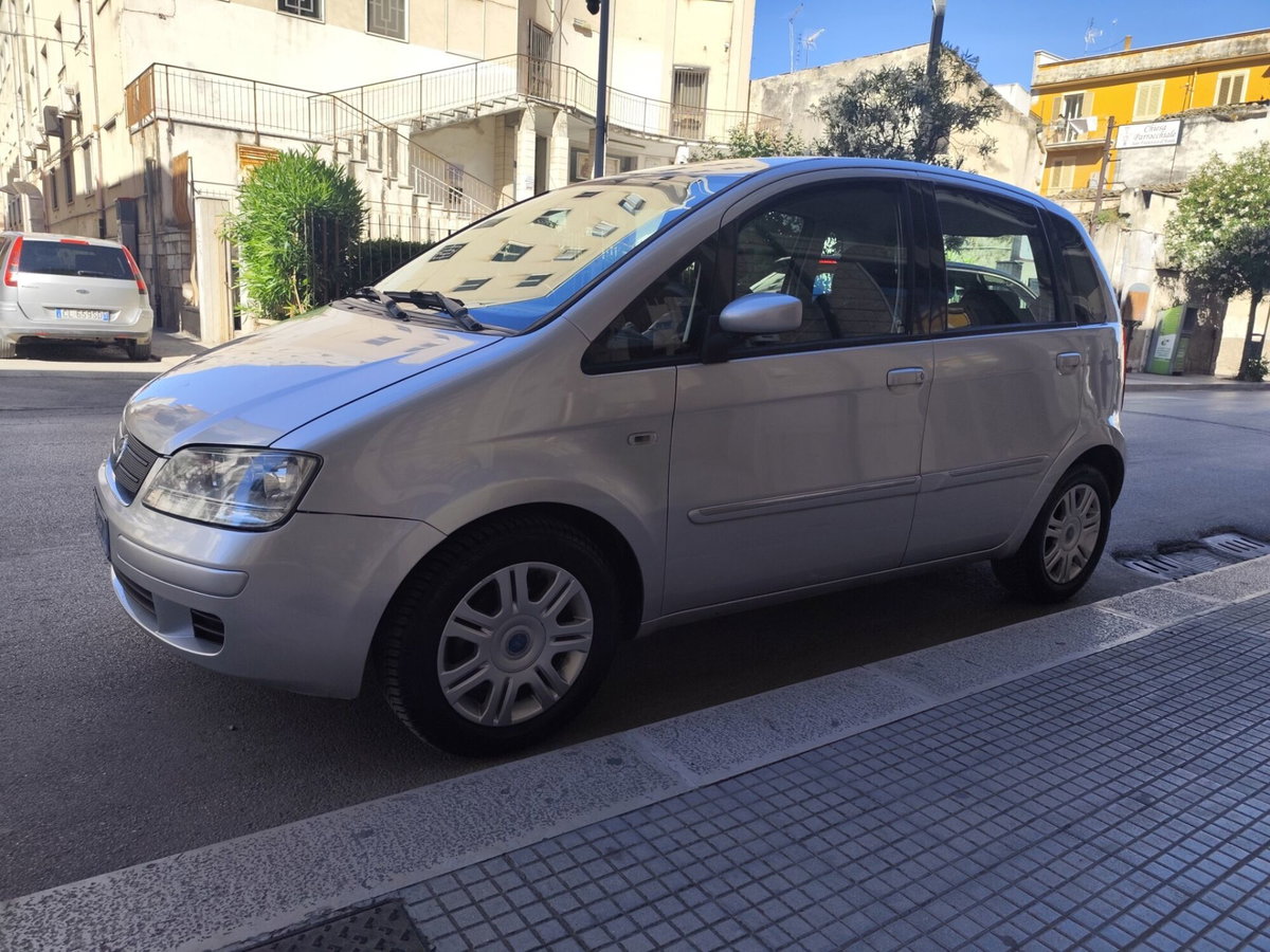 Fiat Idea 1.3 Multijet 16V Emotion (4)