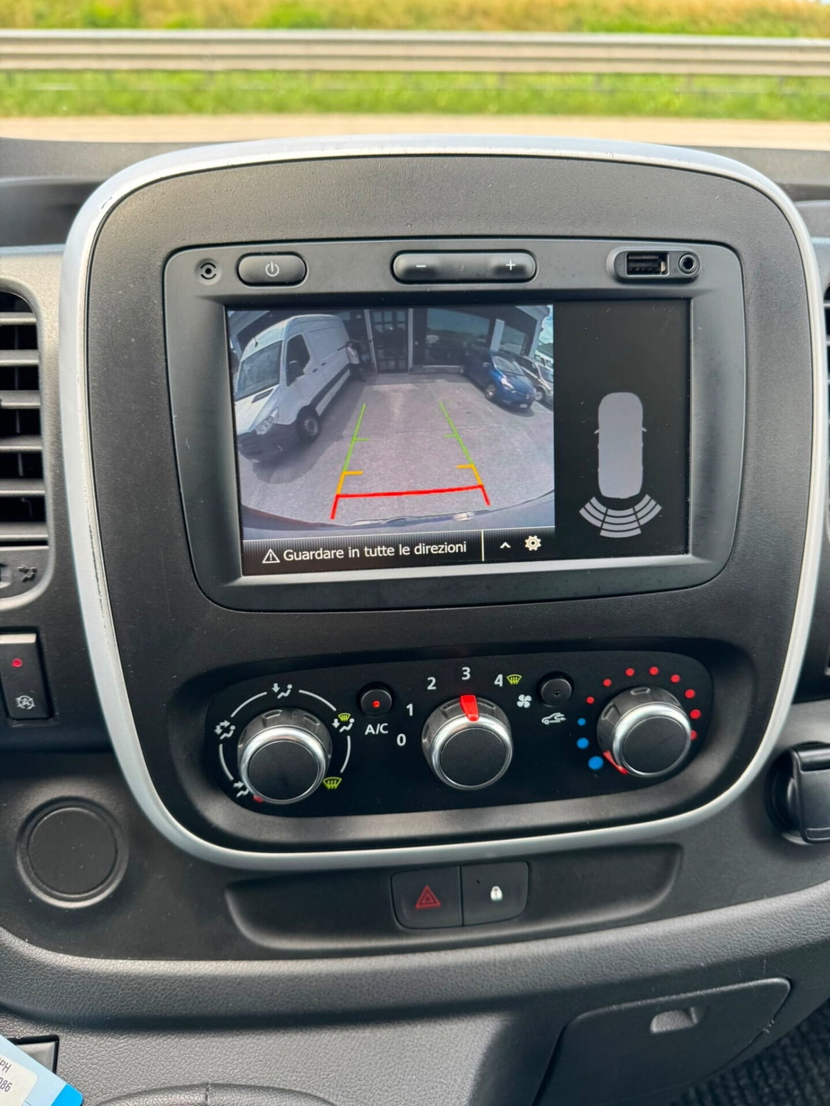 Renault Trafic Furgone T29 2.0 dCi 120CV PL-TN-DC Furgone Ice Plus (11)
