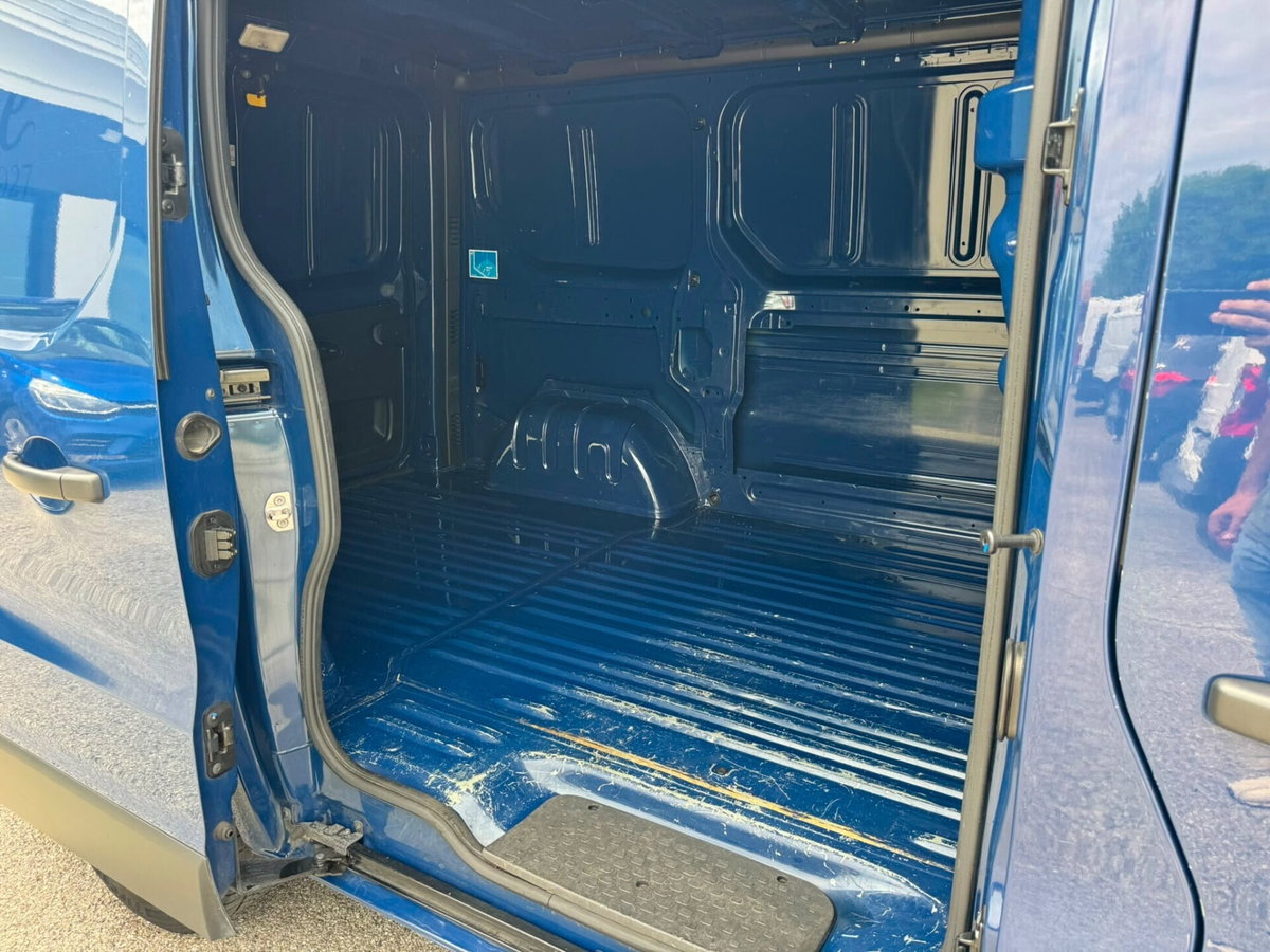 Renault Trafic Furgone T29 2.0 dCi 120CV PL-TN-DC Furgone Ice Plus (15)