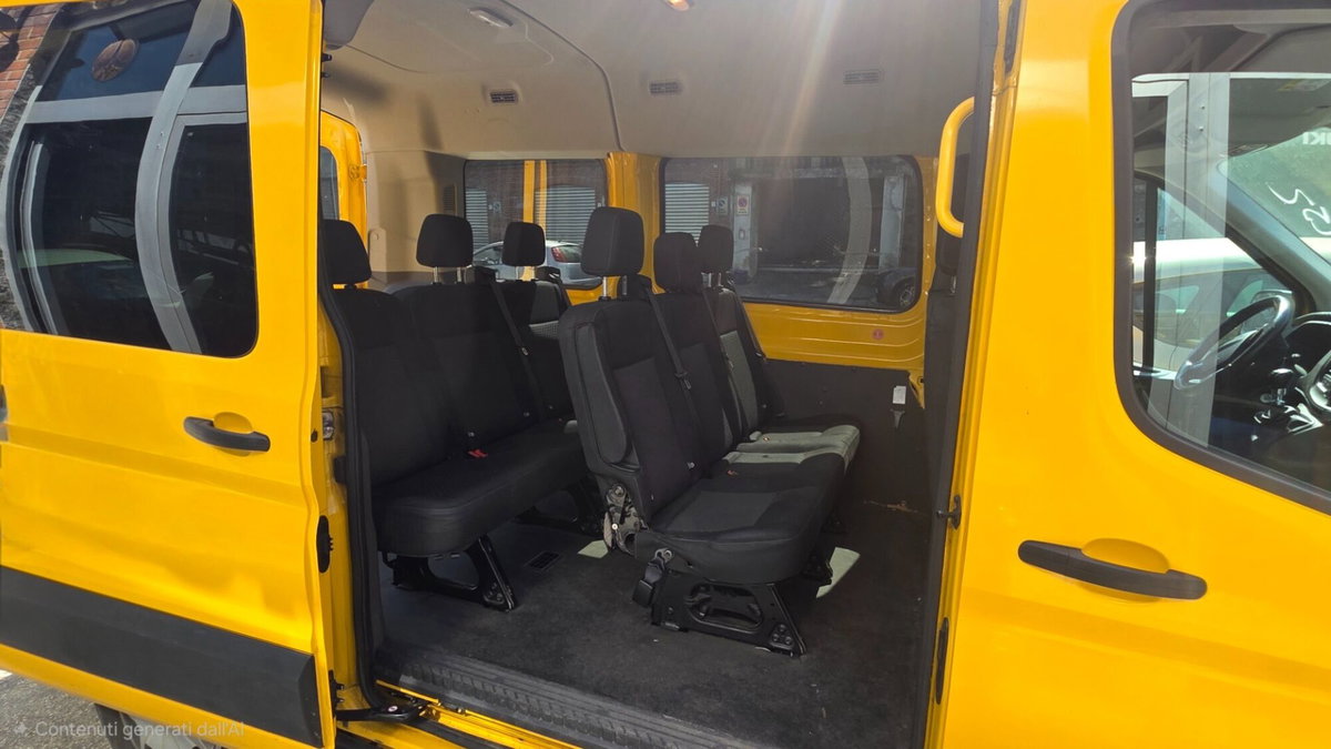Ford Transit Furgone 330 2.0TDCi EcoBlue 130CV PL-TM Combi Trend (10)
