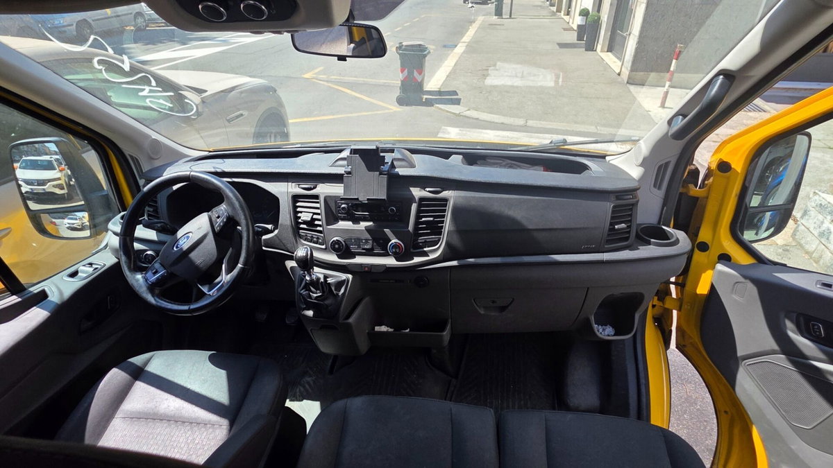 Ford Transit Furgone 330 2.0TDCi EcoBlue 130CV PL-TM Combi Trend (12)