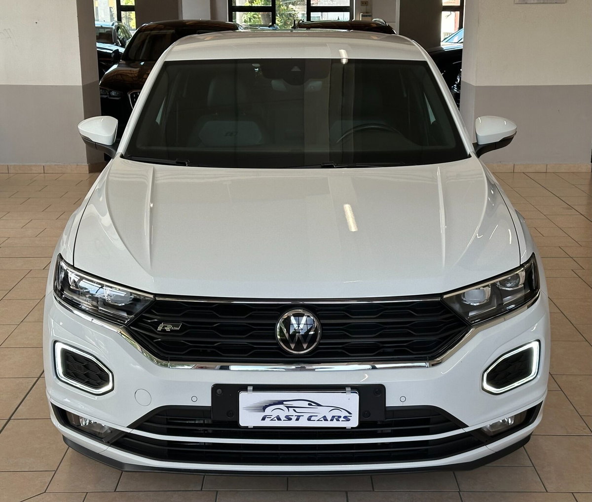 Volkswagen T-Roc 1.5 tsi R-Line dsg (2)