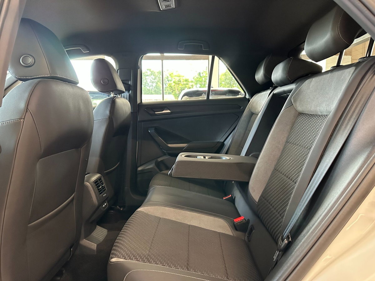 Volkswagen T-Roc 1.5 tsi R-Line dsg (8)