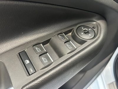 Ford Kuga 1.5 TDCI 120 CV S&S 2WD ST-Line (12)