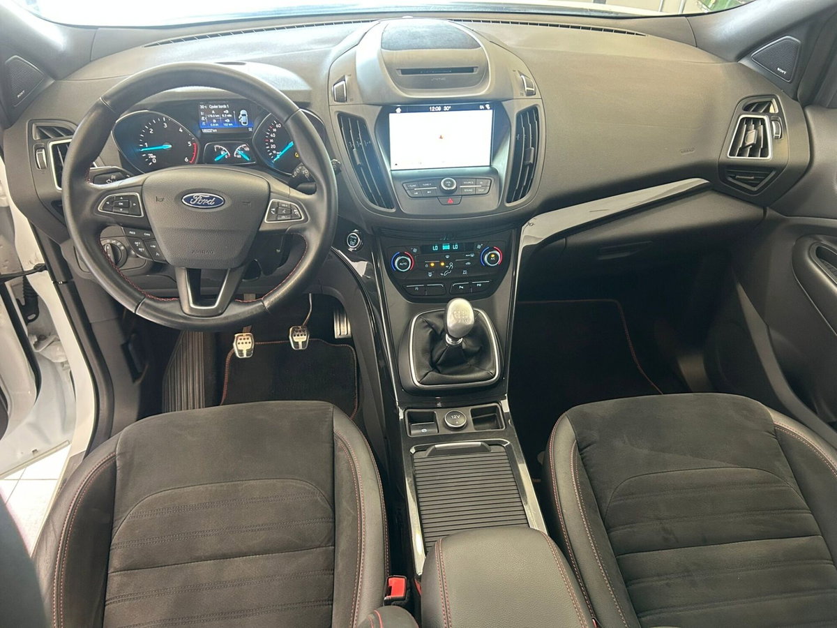 Ford Kuga 1.5 TDCI 120 CV S&S 2WD ST-Line (13)