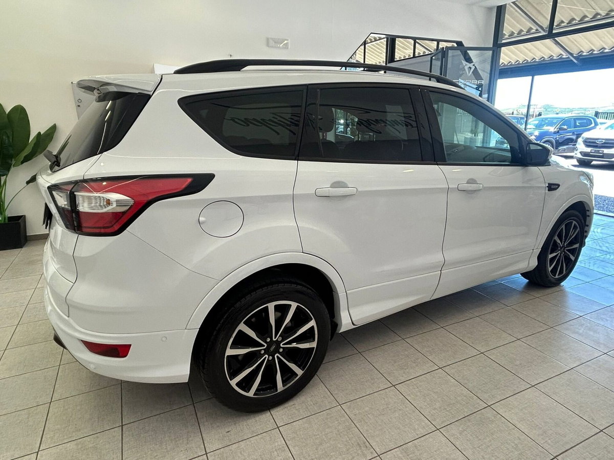Ford Kuga 1.5 TDCI 120 CV S&S 2WD ST-Line (5)