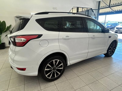 Ford Kuga 1.5 TDCI 120 CV S&S 2WD ST-Line (5)