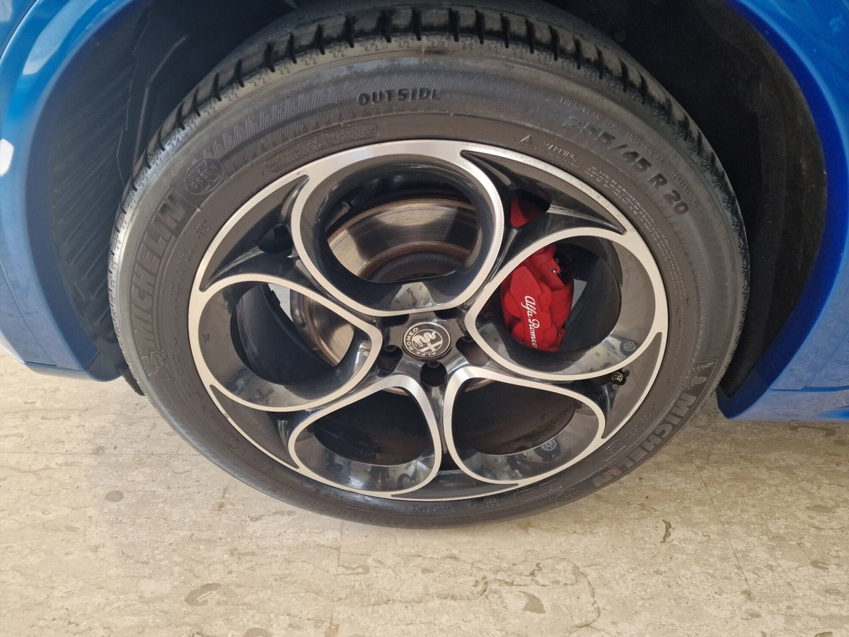 Alfa Romeo Stelvio Stelvio 2.2 Turbodiesel 210 CV AT8 Q4 Veloce (16)