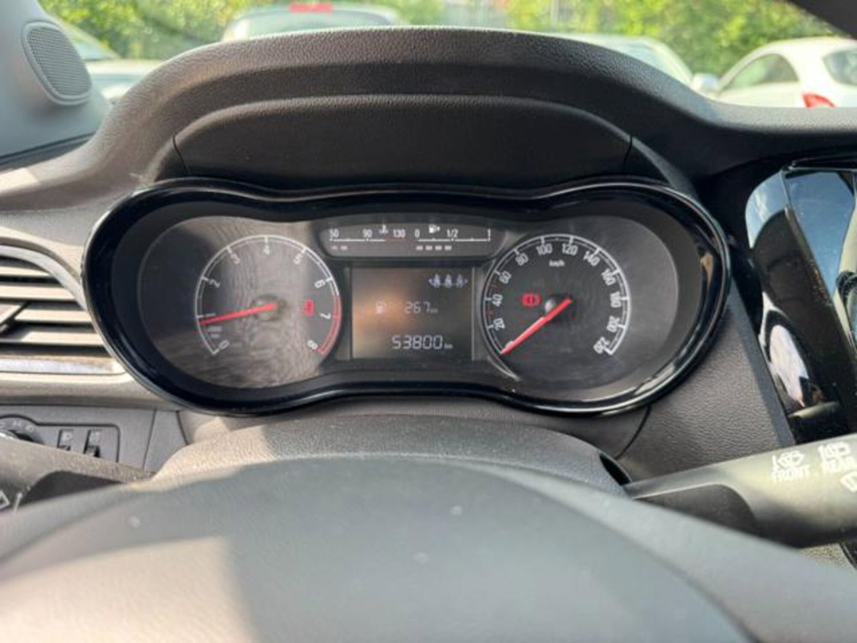 Opel Karl Rocks 1.0 75 CV (9)