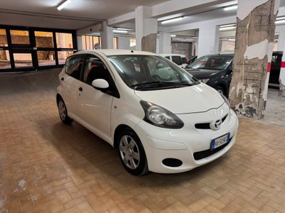 Toyota Aygo 1.0 12V VVT-i 5 porte Now Connect usata