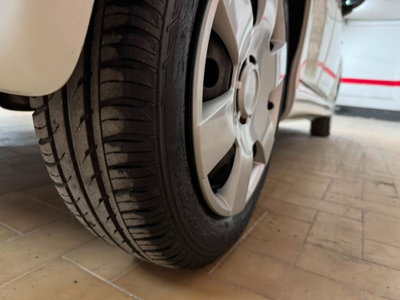 Toyota Aygo 1.0 12V VVT-i 5 porte Now Connect (16)