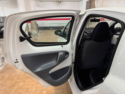 Toyota Aygo 1.0 12V VVT-i 5 porte Now Connect (17)