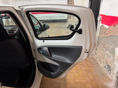 Toyota Aygo 1.0 12V VVT-i 5 porte Now Connect (20)