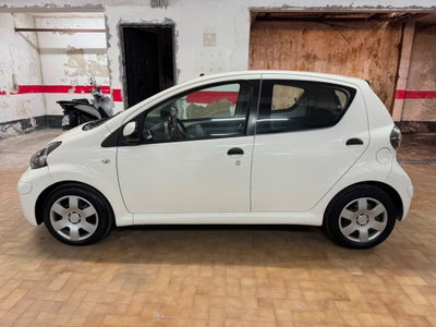 Toyota Aygo 1.0 12V VVT-i 5 porte Now Connect (3)