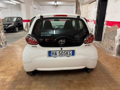 Toyota Aygo 1.0 12V VVT-i 5 porte Now Connect (4)