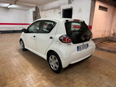 Toyota Aygo 1.0 12V VVT-i 5 porte Now Connect (6)