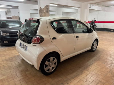 Toyota Aygo 1.0 12V VVT-i 5 porte Now Connect (8)
