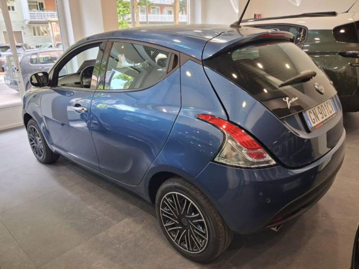 Lancia Ypsilon 1.0 FireFly 5 porte S&S Hybrid Gold Plus (3)