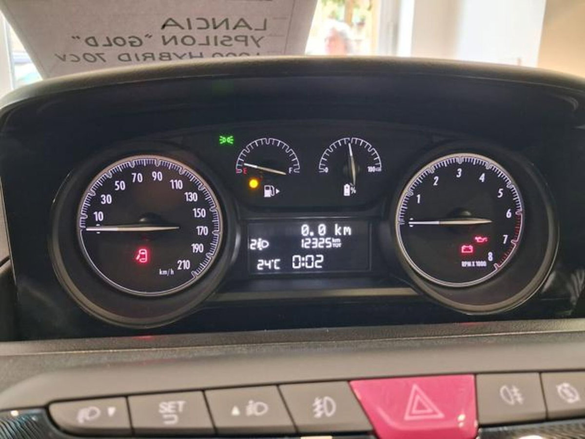 Lancia Ypsilon 1.0 FireFly 5 porte S&S Hybrid Gold Plus (9)